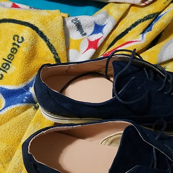 Shoes - Picture 4 of 5